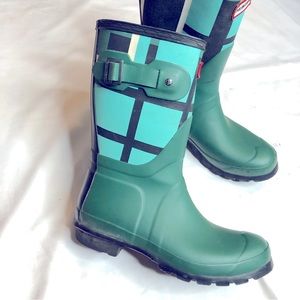 Hunter green matte plaid short boots